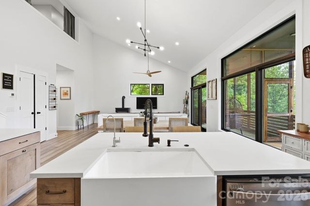 40 Malvern Walk, Asheville, NC 28806