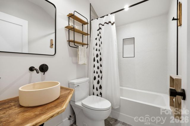 40 Malvern Walk, Asheville, NC 28806
