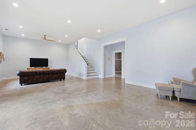 40 Malvern Walk, Asheville, NC 28806