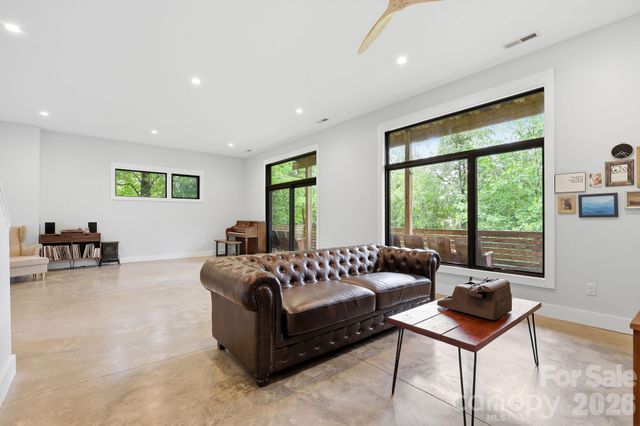 40 Malvern Walk, Asheville, NC 28806