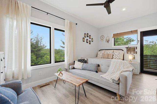 40 Malvern Walk, Asheville, NC 28806