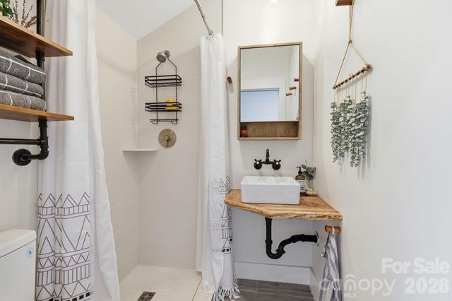 40 Malvern Walk, Asheville, NC 28806