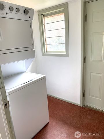 1423 S 7th Avenue, Kelso, WA 98626