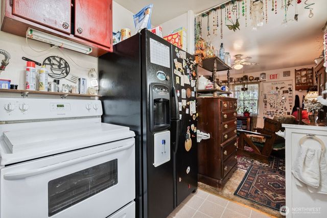 1423 S 7th Avenue, Kelso, WA 98626