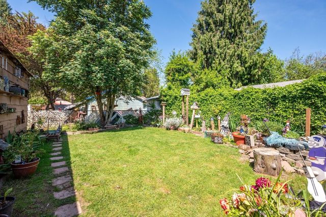 1423 S 7th Avenue, Kelso, WA 98626