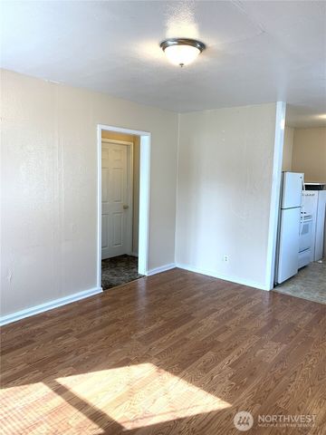 1423 S 7th Avenue, Kelso, WA 98626