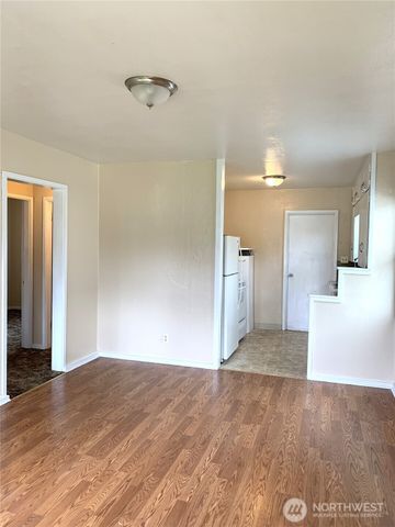 1423 S 7th Avenue, Kelso, WA 98626