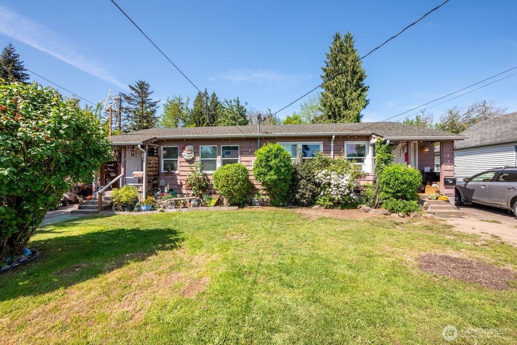 1423 S 7th Avenue, Kelso, WA 98626