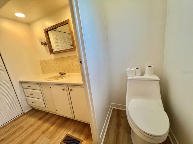 222 HAWTHORNE BOULEVARD, Leesburg, FL 34748