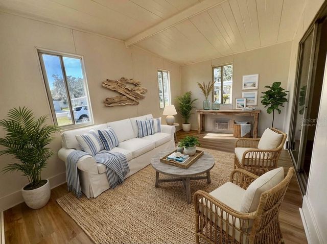 222 HAWTHORNE BOULEVARD, Leesburg, FL 34748