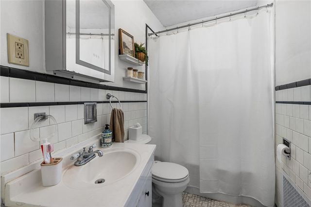 208 Suffolk Avenue, Pawtucket, RI 02861