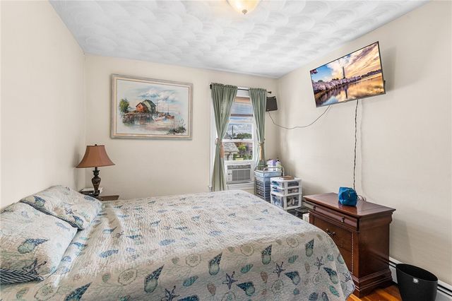 208 Suffolk Avenue, Pawtucket, RI 02861