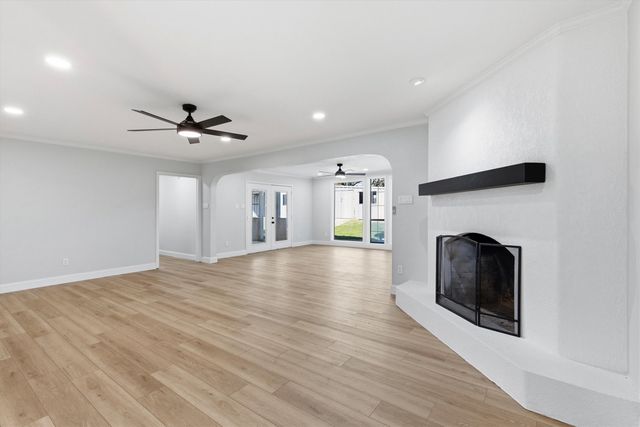 113 E Bayside Drive, Mabank, TX 75156