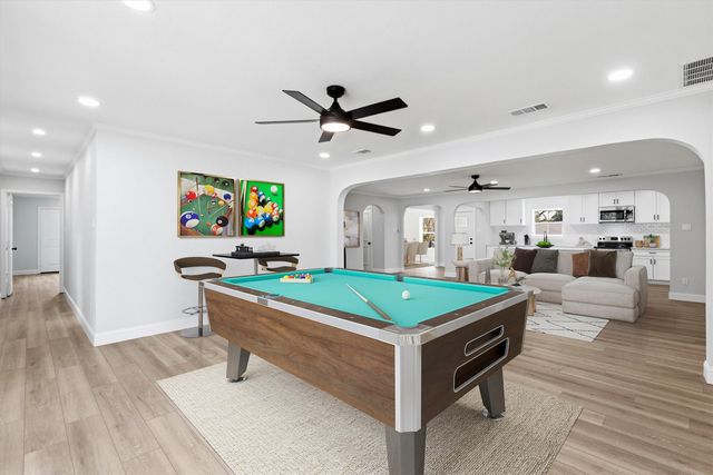 113 E Bayside Drive, Mabank, TX 75156