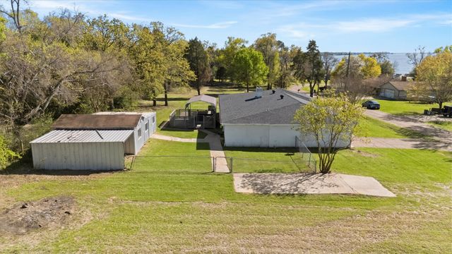 113 E Bayside Drive, Mabank, TX 75156