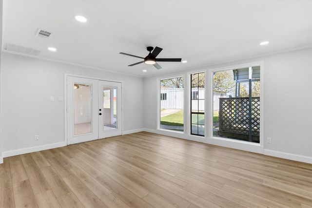 113 E Bayside Drive, Mabank, TX 75156