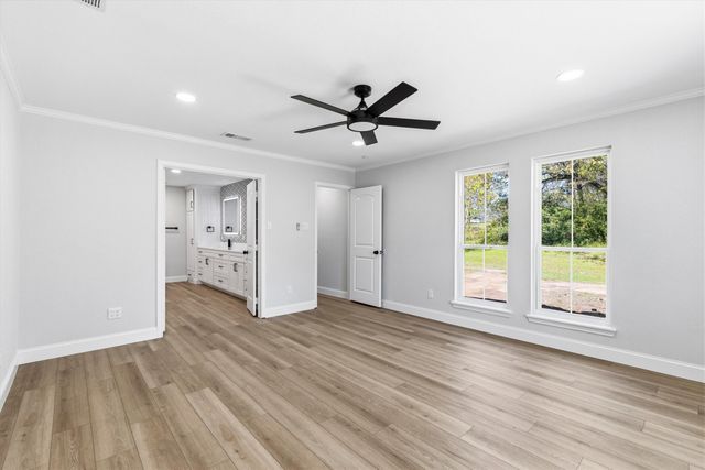 113 E Bayside Drive, Mabank, TX 75156