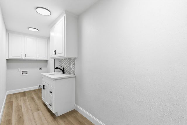 113 E Bayside Drive, Mabank, TX 75156