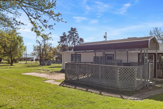 113 E Bayside Drive, Mabank, TX 75156