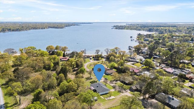 113 E Bayside Drive, Mabank, TX 75156