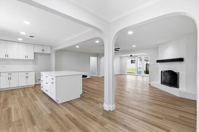 113 E Bayside Drive, Mabank, TX 75156