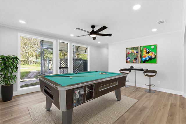 113 E Bayside Drive, Mabank, TX 75156