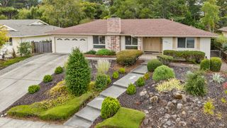 7256 Oakmont Dr, Santa Rosa, CA 95409