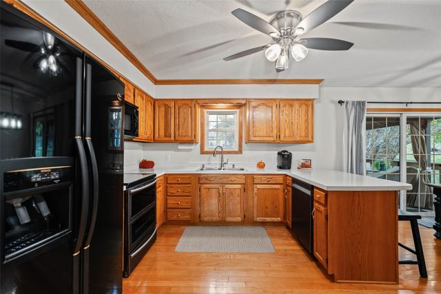 1506 W 14th Street S, Newton, IA 50208