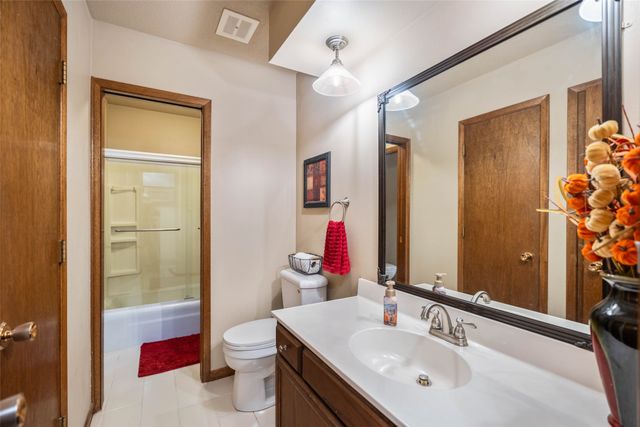 1506 W 14th Street S, Newton, IA 50208