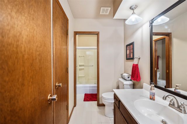 1506 W 14th Street S, Newton, IA 50208