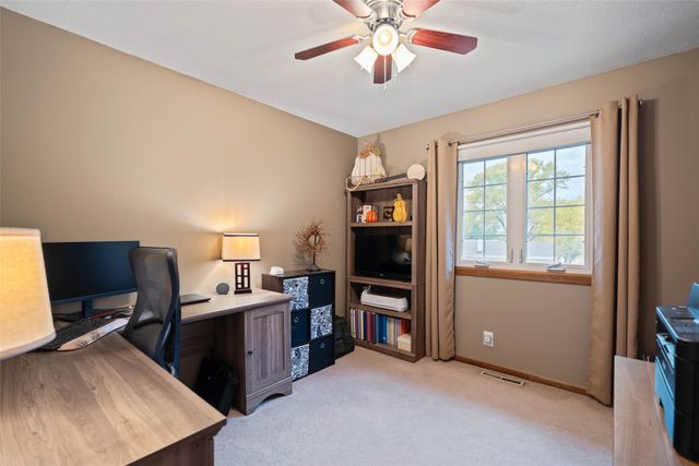 1506 W 14th Street S, Newton, IA 50208