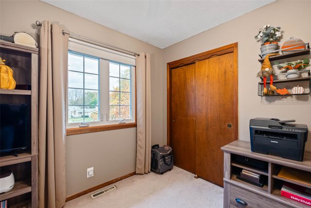 1506 W 14th Street S, Newton, IA 50208