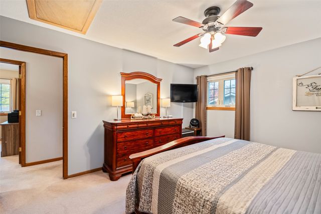 1506 W 14th Street S, Newton, IA 50208