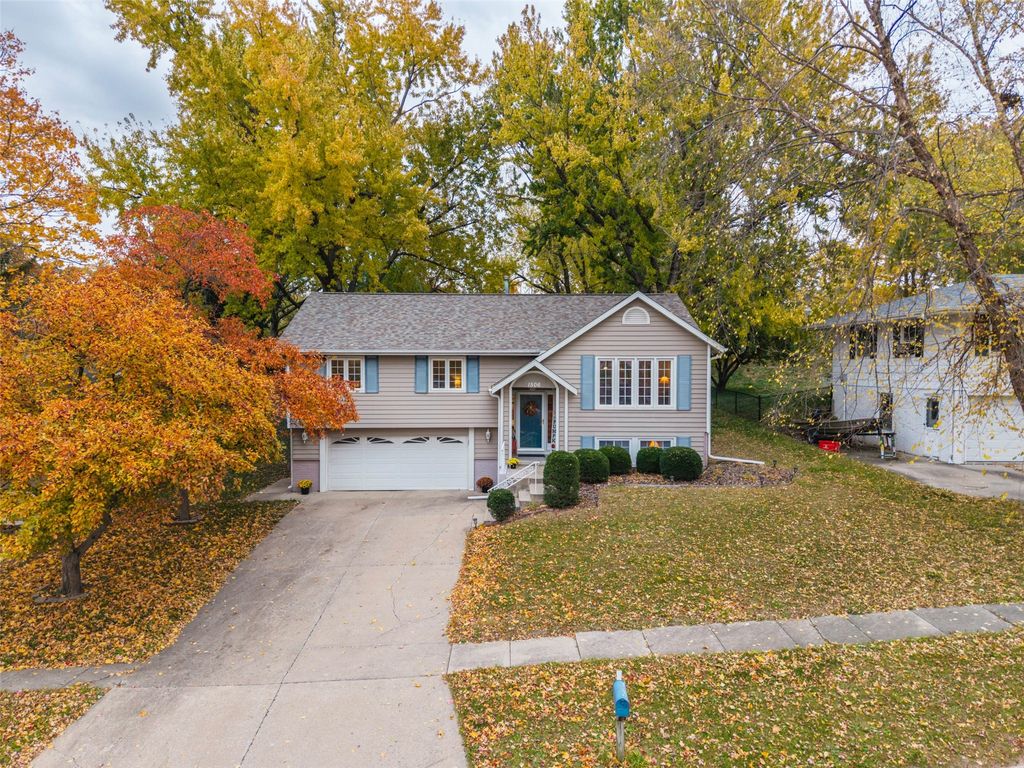1506 W 14th Street S, Newton, IA 50208