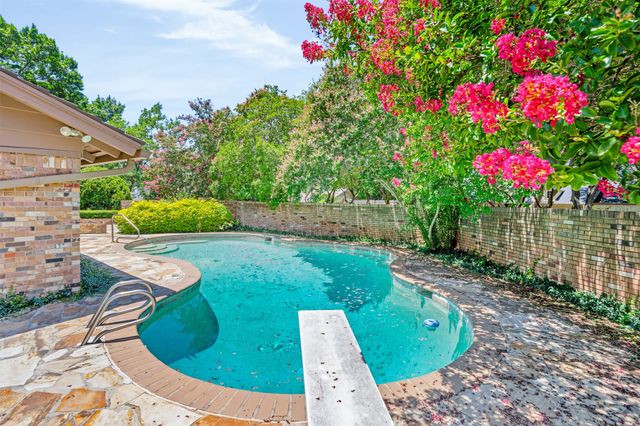 7019 Spring Valley Road, Dallas, TX 75254