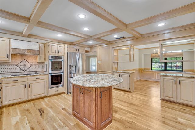 7019 Spring Valley Road, Dallas, TX 75254