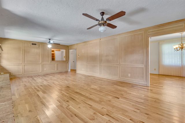 7019 Spring Valley Road, Dallas, TX 75254