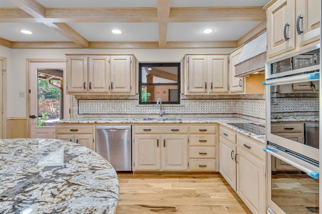 7019 Spring Valley Road, Dallas, TX 75254