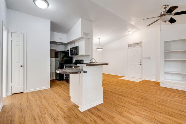 6804 N Capital Of Texas Highway 425, Austin, TX 78731