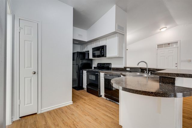 6804 N Capital Of Texas Highway 425, Austin, TX 78731