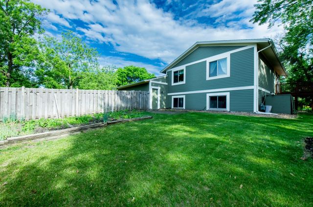 7965 Sierra Parkway, Brooklyn Park, MN 55444