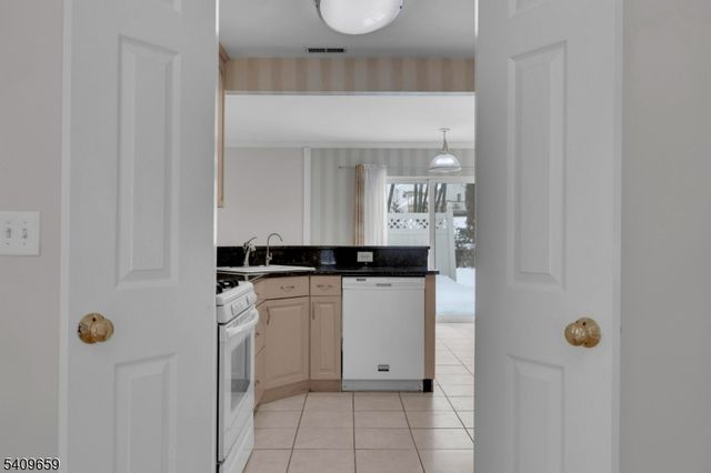 4 Tanglewood Way, Mount Olive Twp., NJ 07828