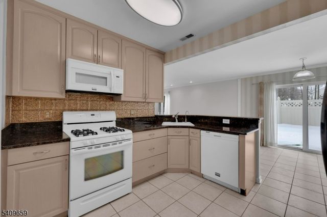 4 Tanglewood Way, Mount Olive Twp., NJ 07828