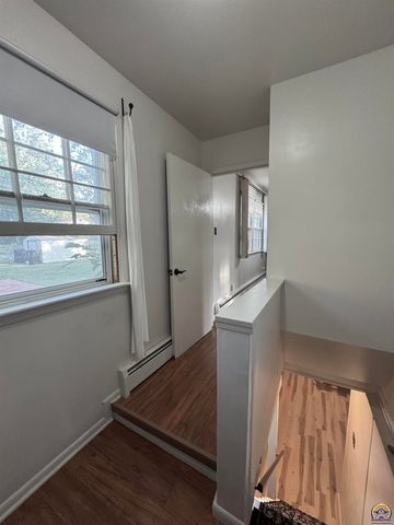2524 SE Indiana AVE, Topeka, KS 66605