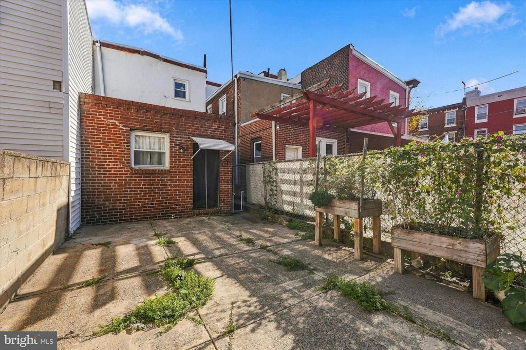 2430 E DAUPHIN ST, PHILADELPHIA, PA 19125 — photo 3