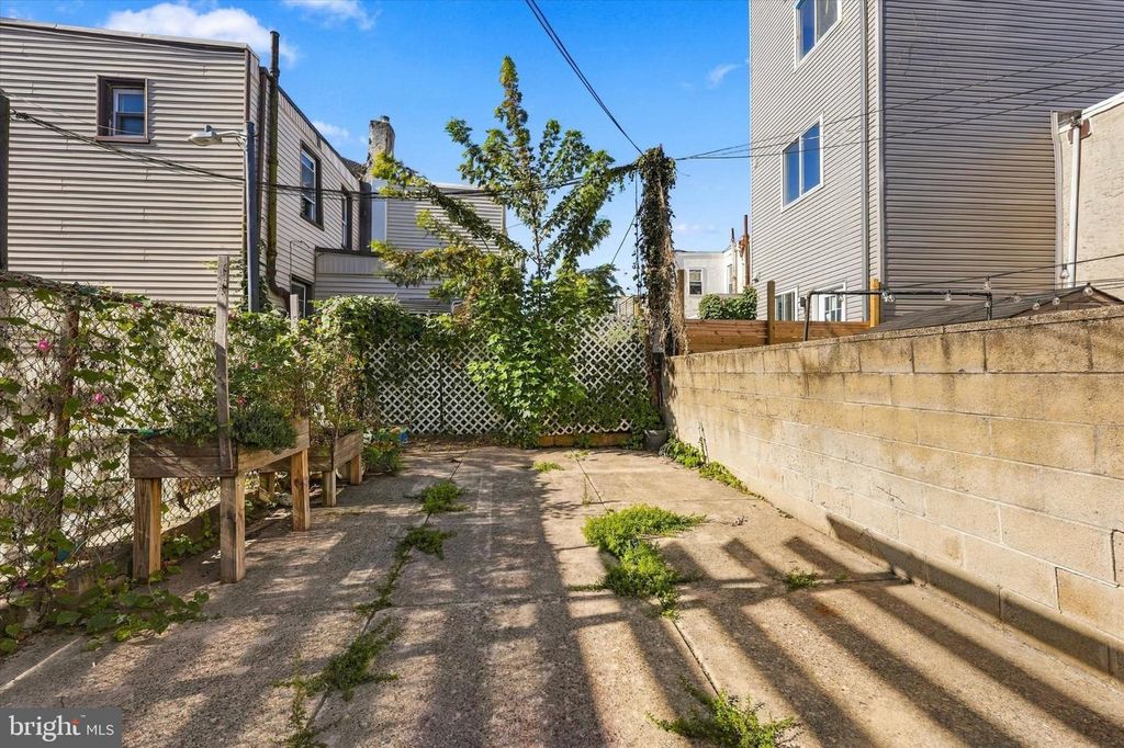 2430 E DAUPHIN ST, PHILADELPHIA, PA 19125 — photo 4