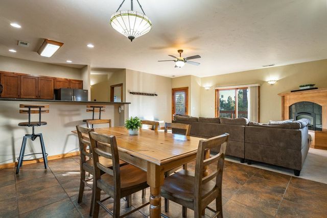 16725 Skislope Way Apt 5, Truckee, CA 96161