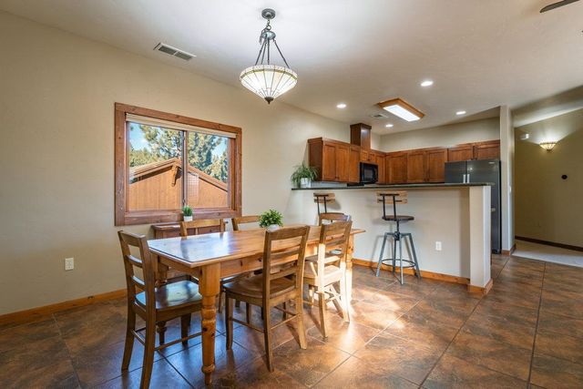 16725 Skislope Way Apt 5, Truckee, CA 96161