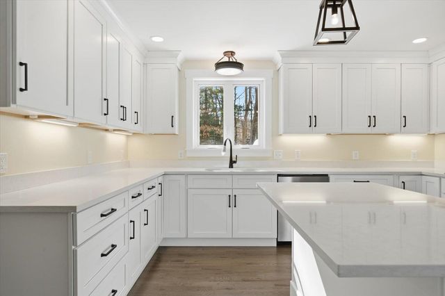 6 Janvrin Drive, Seabrook, NH 03874