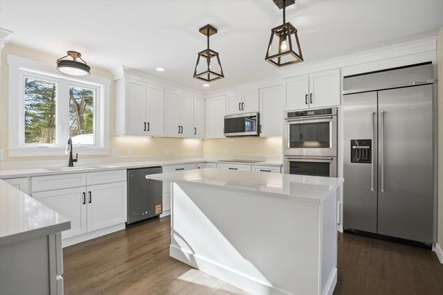 6 Janvrin Drive, Seabrook, NH 03874